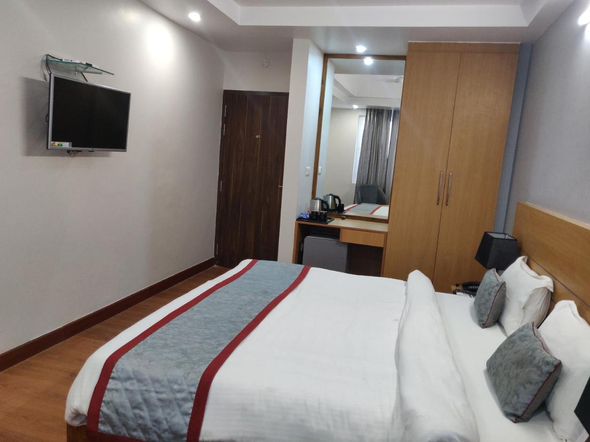 Hotel Sarvin Lucknow Extérieur photo