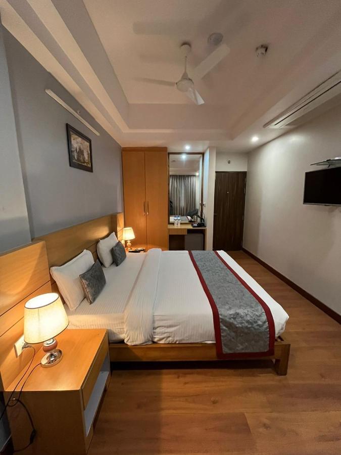 Hotel Sarvin Lucknow Extérieur photo